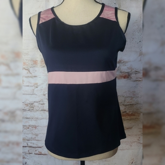Tail Athletic Top Sz M - Picture 1 of 3